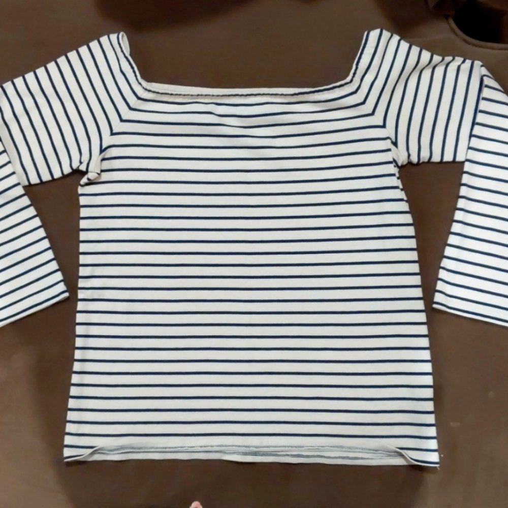 Off shoulder Theory cropped top